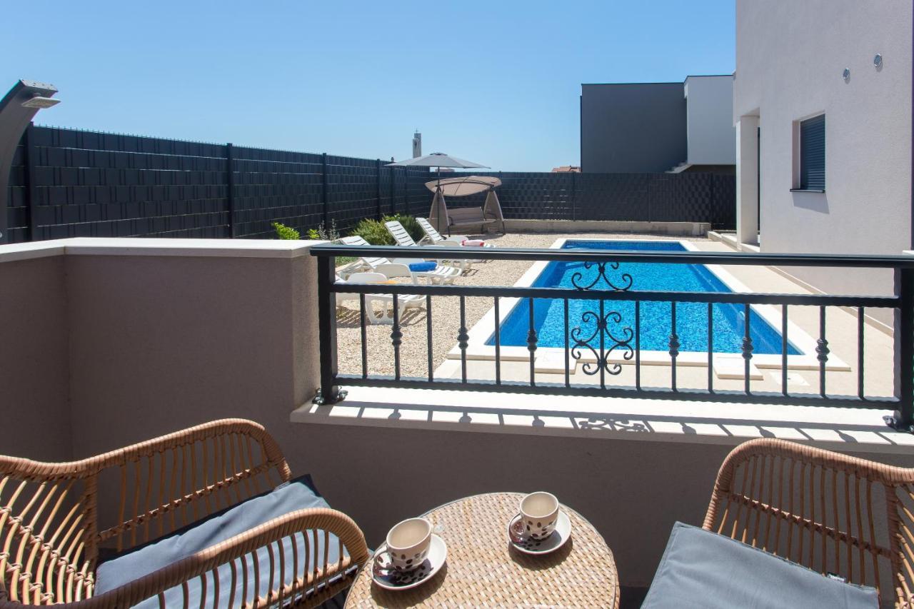 Modern Apartment With Swimming Pool Kaštela المظهر الخارجي الصورة